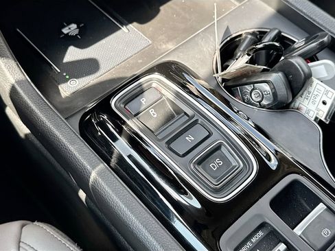 Used 2024 Honda Pilot EX-L image 16