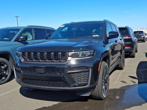 New 2026 Jeep Grand Cherokee L Altitude 4x4 image 3