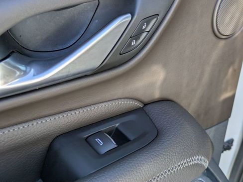 Used 2022 GMC Yukon Denali image 30