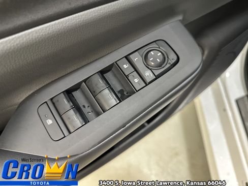 New 2026 Toyota Prius LE image 18