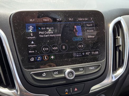 Used 2024 Chevrolet Equinox LT FWD image 25