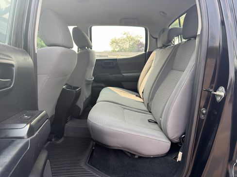 Used 2018 Toyota Tacoma SR AWD/4WD image 16