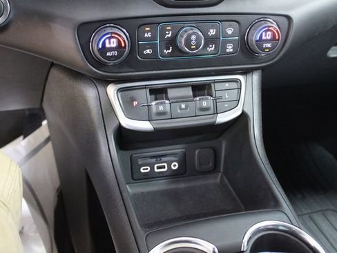 Used 2023 GMC Terrain SLT w/ LPO, Floor Liner Package AWD/4WD image 22