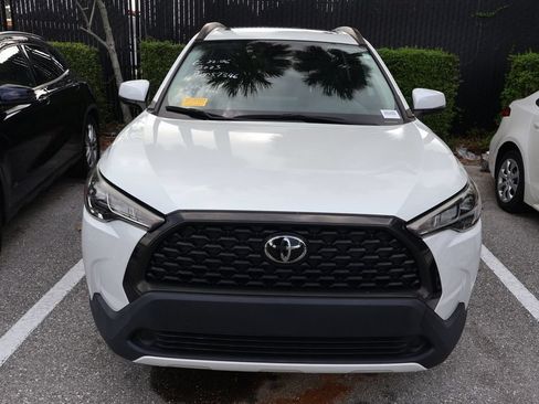 Used 2023 Toyota Corolla Cross LE w/ Moonroof Package FWD image 5