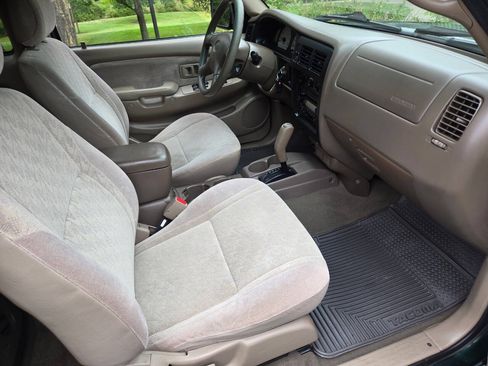 Used 2003 Toyota Tacoma PreRunner RWD image 22