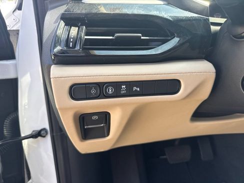 Used 2024 Acura MDX w/ Technology Package FWD image 16