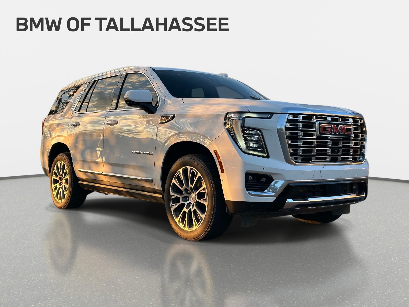 Used 2026 GMC Yukon Denali w/ Sun & Power Step Package RWD image 4