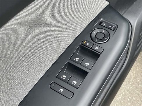 Used 2025 Kia K4 EX image 17