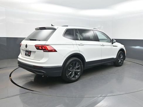 Used 2024 Volkswagen Tiguan SE image 33