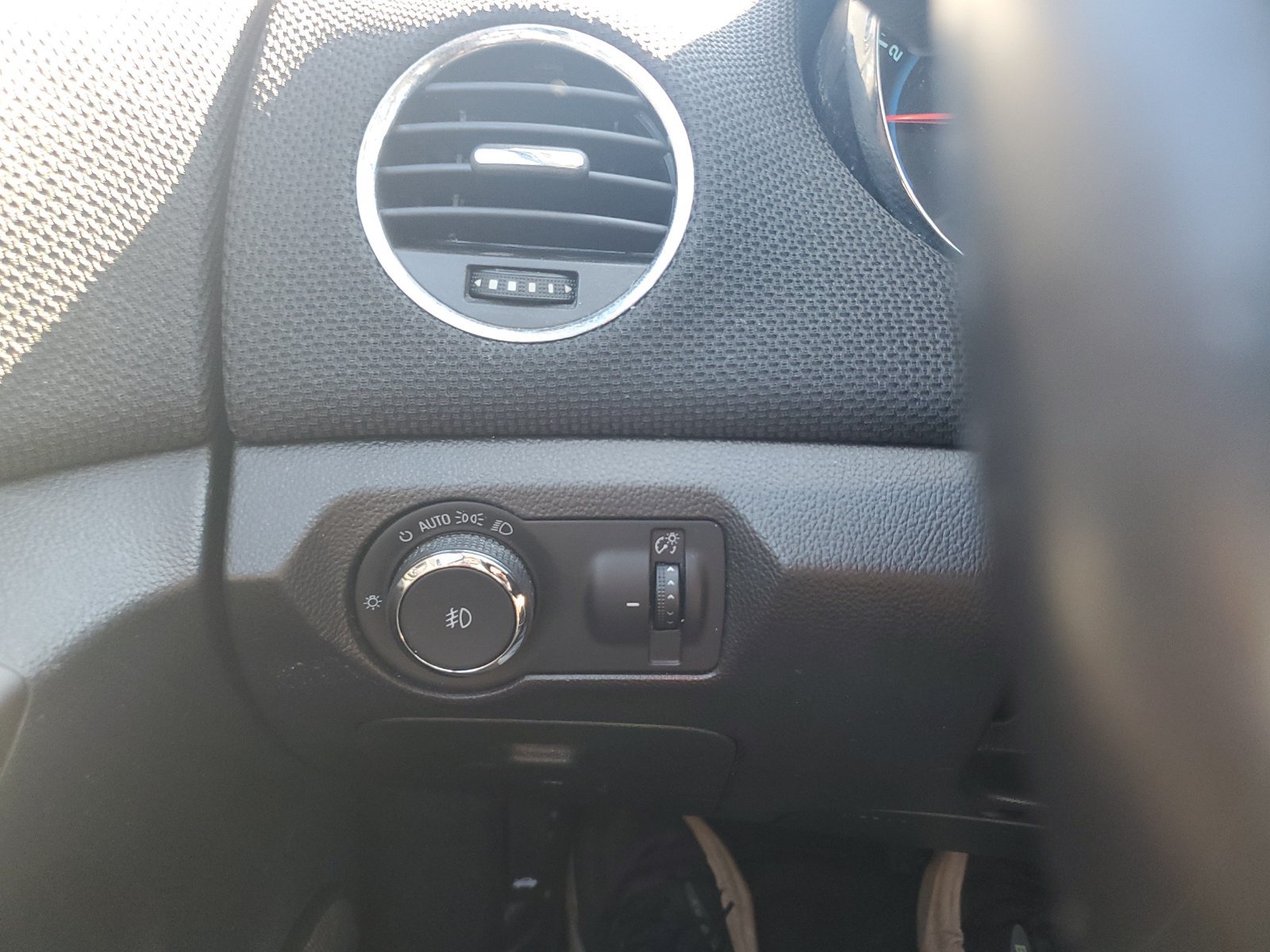 Used 2014 Chevrolet Cruze LTZ w/ RS Package FWD image 22