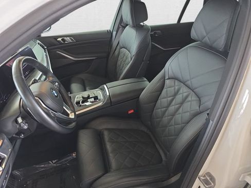 Used 2025 BMW X5 xDrive40i AWD/4WD image 16