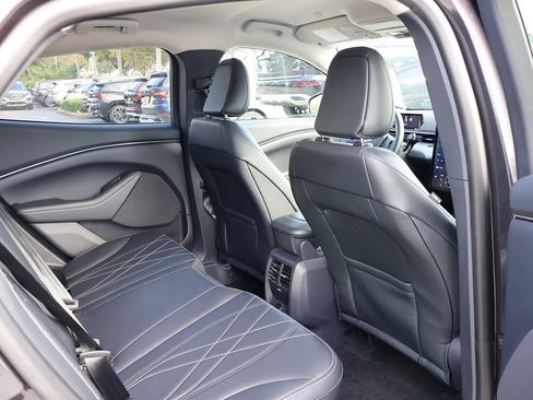 Used 2022 Ford Mustang Mach-E Select image 34