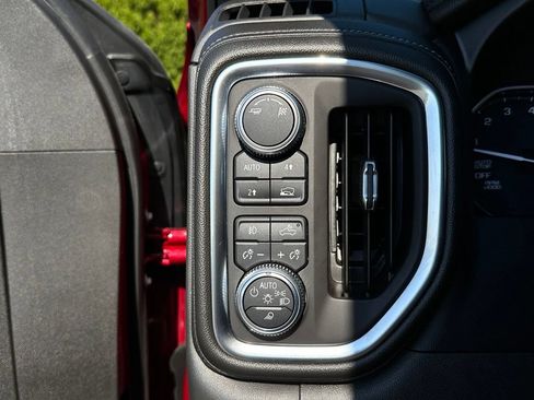 Used 2019 GMC Sierra 1500 SLT w/ SLT Premium Plus Package AWD/4WD image 40