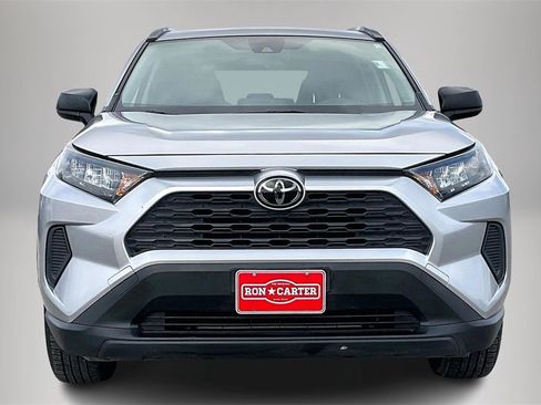 Used 2019 Toyota RAV4 LE image 3