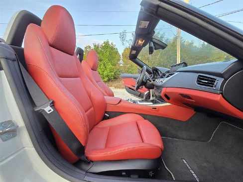 Used 2011 BMW Z4 sDrive35is image 27