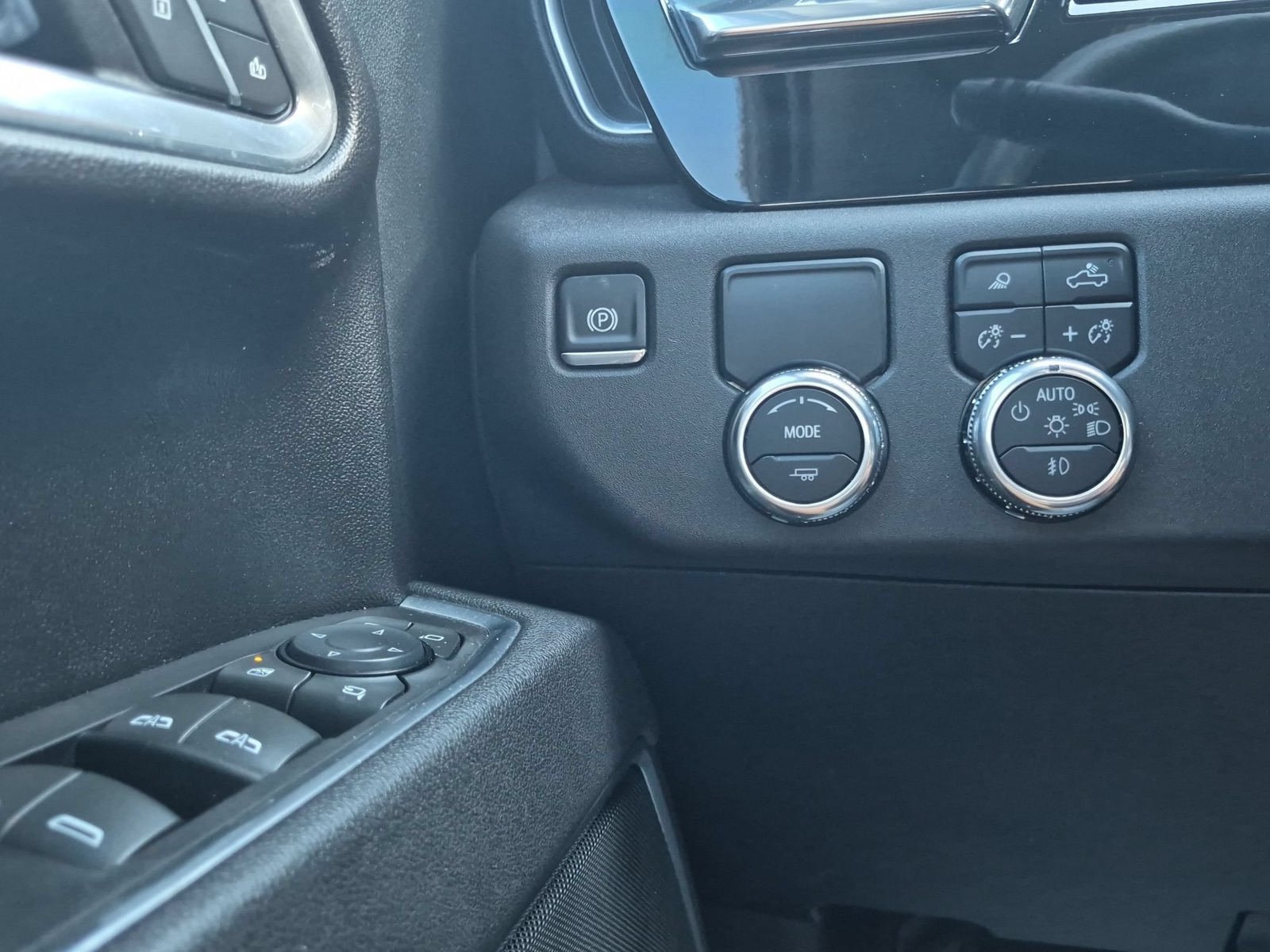 Used 2025 GMC Sierra 1500 SLT RWD image 16