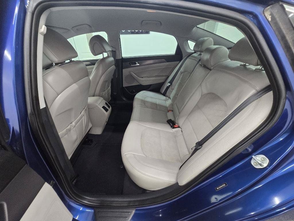 Used 2016 Hyundai Sonata Sport w/ Option Group 02 FWD image 11