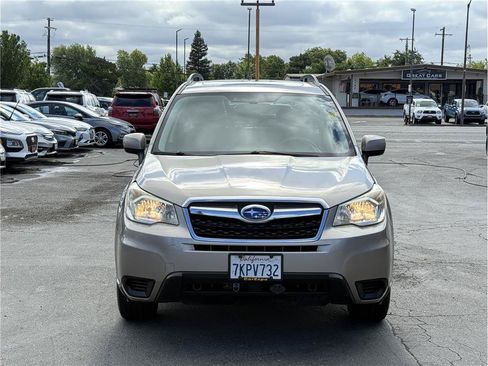 Used 2015 Subaru Forester 2.5i Premium AWD/4WD image 2
