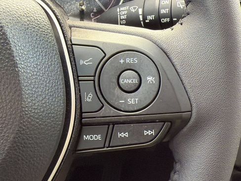 Used 2025 Toyota RAV4 XLE Premium FWD image 31