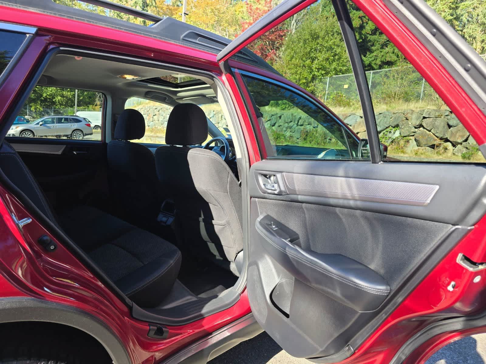 Used 2018 Subaru Outback 2.5i Premium AWD/4WD image 25