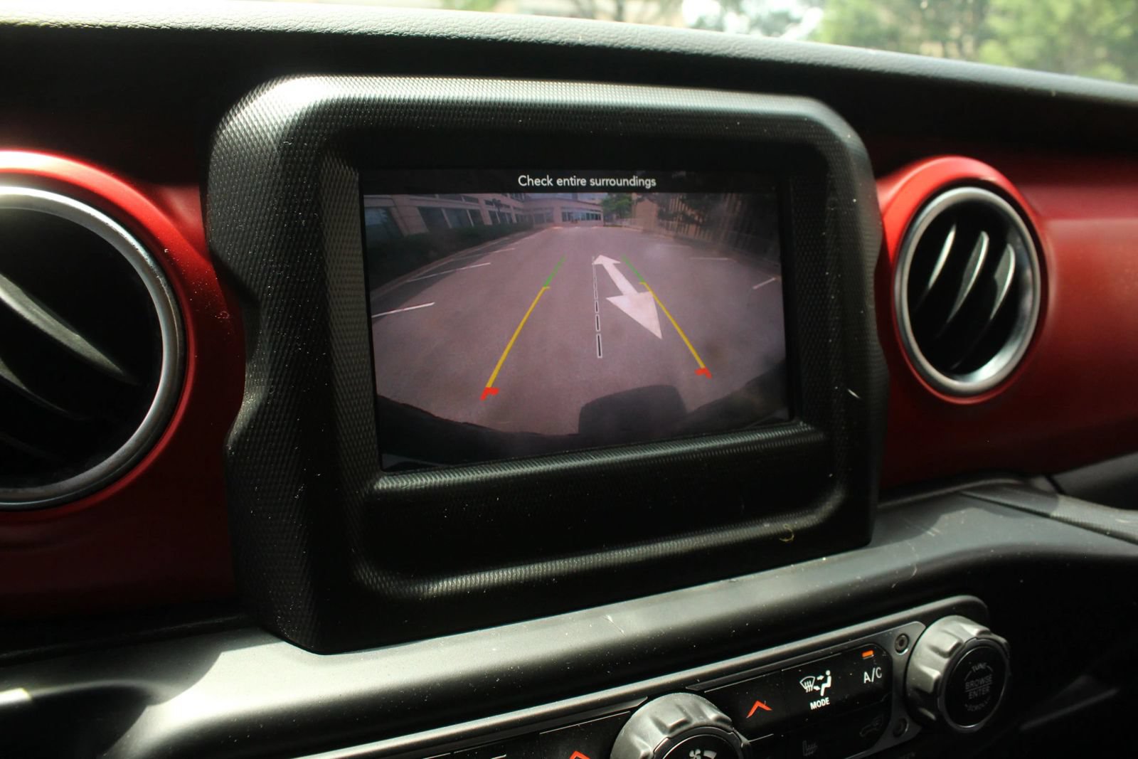 Used 2021 Jeep Wrangler Unlimited Rubicon w/ Safety Group AWD/4WD image 30