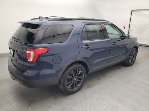 Used 2017 Ford Explorer XLT w/ Equipment Group 202A FWD image 10