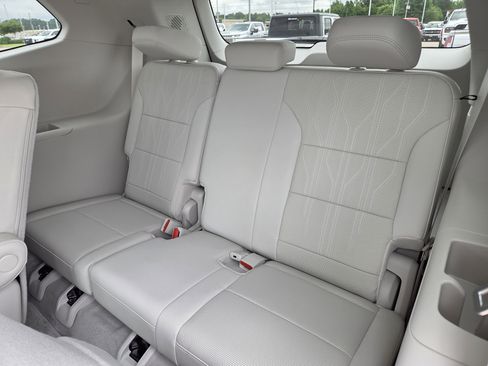 New 2026 Buick Enclave Avenir w/ Super Cruise Package FWD image 18