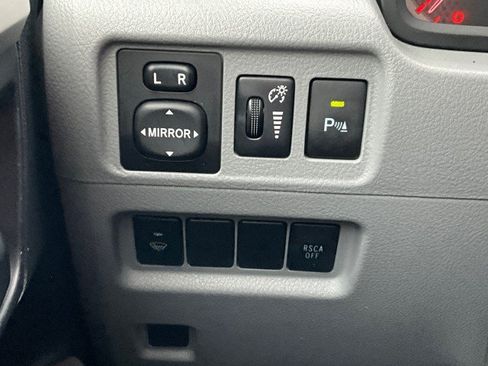Used 2011 Toyota 4Runner SR5 w/ Premium Pkg w/Leather RWD image 15
