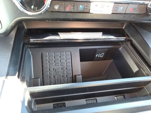 Used 2024 Ford F350 Lariat image 28