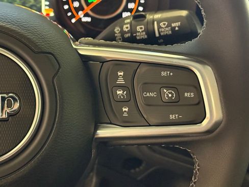 New 2026 Jeep Wrangler Unlimited Sahara AWD/4WD image 25