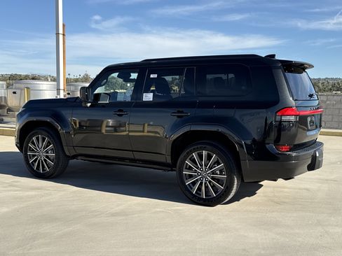 New 2026 Lexus GX 550 image 9