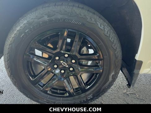Used 2024 Chevrolet Silverado 1500 Custom AWD/4WD image 27