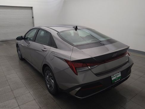 Used 2024 Hyundai Elantra Blue FWD image 5