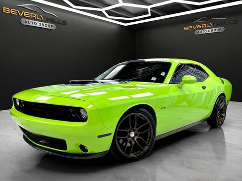 Used 2015 Dodge Challenger R/T Plus RWD image 1