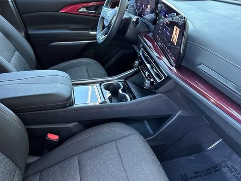 Used 2024 Chevrolet Traverse Z71 w/ LPO, Cargo Package AWD/4WD image 20
