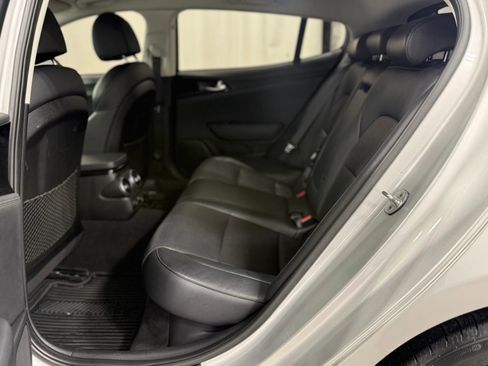 Used 2018 Kia Stinger Sedan 4D image 35