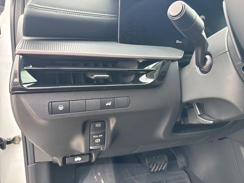 New 2025 Nissan Murano SV image 9