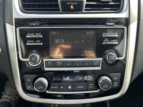 Used 2018 Nissan Altima 2.5 SV FWD image 12