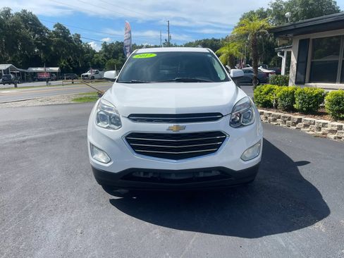 Used 2017 Chevrolet Equinox LT w/ Convenience Package FWD image 2