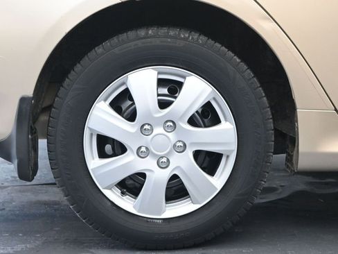 Used 2011 Toyota Corolla LE FWD image 9