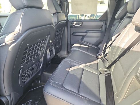 New 2025 Ford Bronco Badlands w/ Sasquatch Package image 19