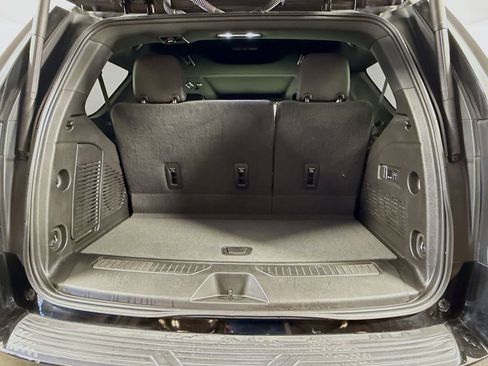 Used 2023 Chevrolet Tahoe Z71 w/ Luxury Package image 28