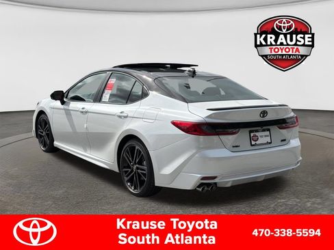 New 2026 Toyota Camry Hybrid FWD image 5