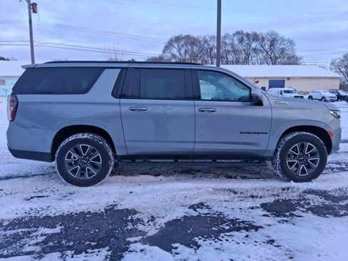 Used 2023 Chevrolet Suburban Z71 w/ Luxury Package image 6