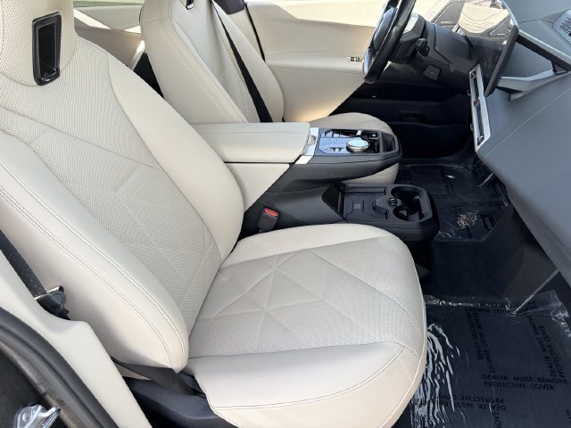 Used 2024 BMW iX xDrive50 w/ Sport Package AWD/4WD image 12