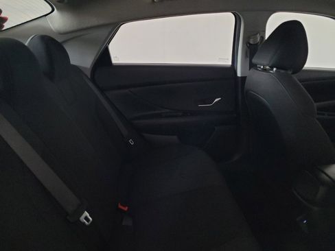 Used 2024 Hyundai Elantra SE FWD image 19