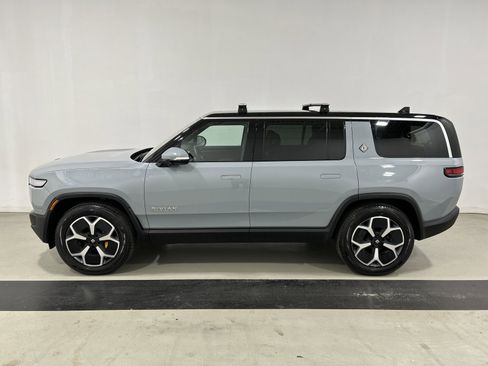 Used 2024 Rivian R1S Adventure AWD/4WD image 2