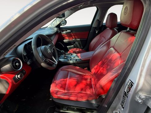 Used 2019 Alfa Romeo Giulia w/ Nero Edizione RWD image 3