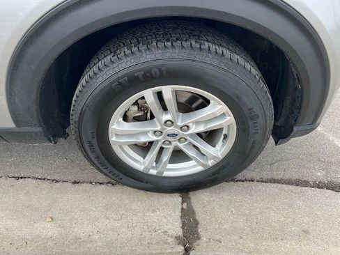 Used 2023 Ford Explorer XLT w/ Equipment Group 202A AWD/4WD image 12