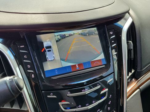 Used 2020 Cadillac Escalade Luxury AWD/4WD image 28
